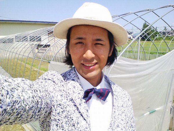 Chàng nông dân Nhật ăn mặc &#34;đẹp nhất quả đất&#34; - 4
